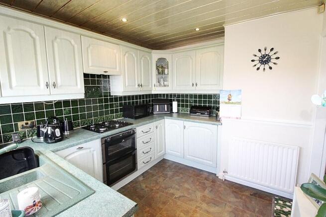3 bed Semi-Detached for sale Image 11