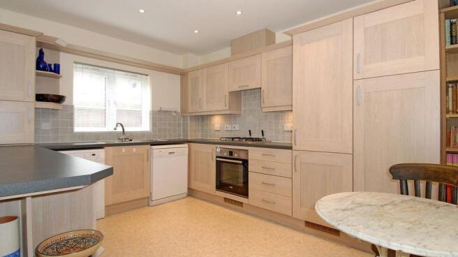 3 Bartley Kitchenres