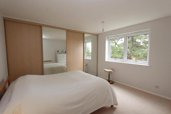 11 Lime Court bed1.jpg