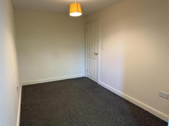 1 bed Apartment to rent Image 6