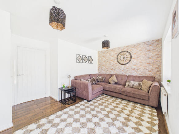 3 bed Semi-Detached for sale Image 4