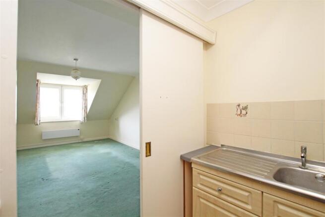 62SC - Kitchen 1.jpg
