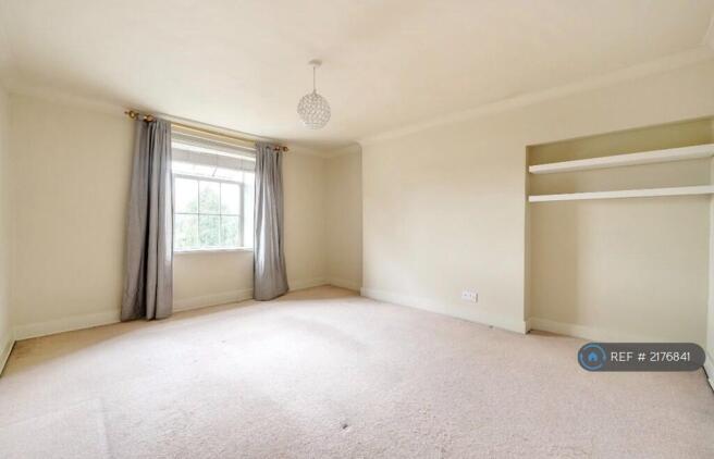 2 bed Maisonette to rent Image 11