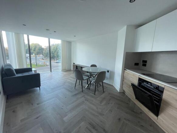 1 bed Apartment to rent Image 4