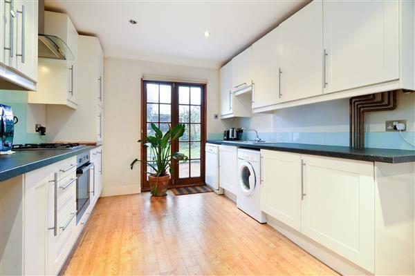 Kitchen/ Breakfast