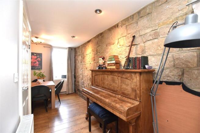 2 bed Apartment for sale Image 9