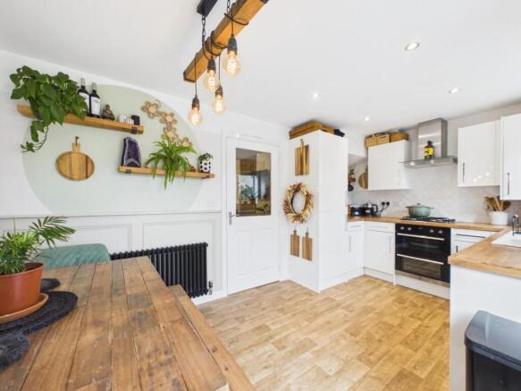 3 bed Semi-Detached for sale Image 4