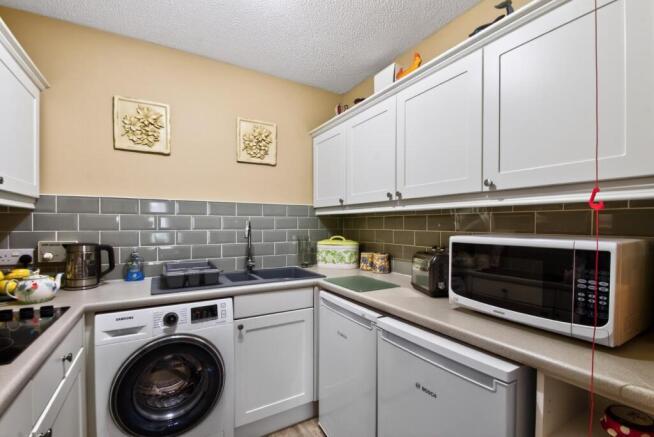 1 bed Flat for sale Image 6