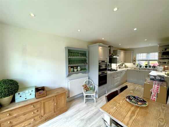 Kitchen / Breakfast Room