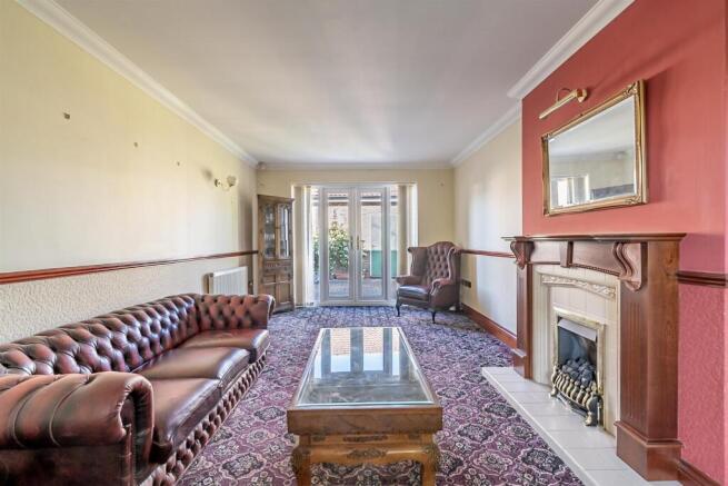 4 bed Detached to rent Image 4