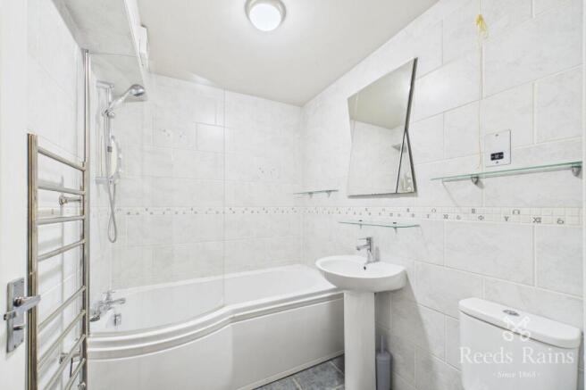 2 bed Apartment for sale Image 7