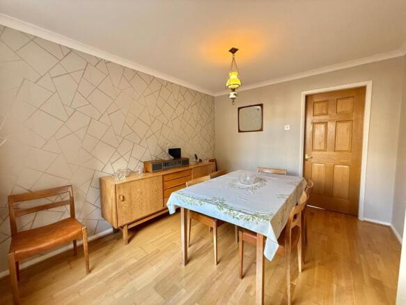 4 bed Detached for sale Image 6