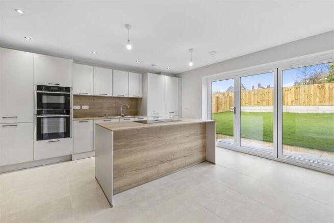 Kitchen2.jpg