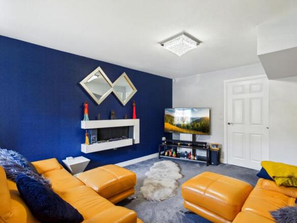 3 bed Town House for sale Image 11