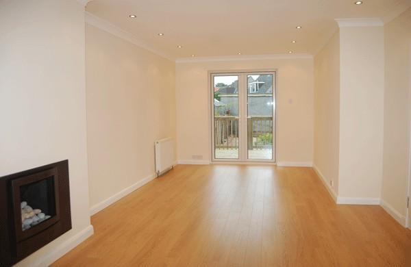 LOUNGE / DINING ROOM