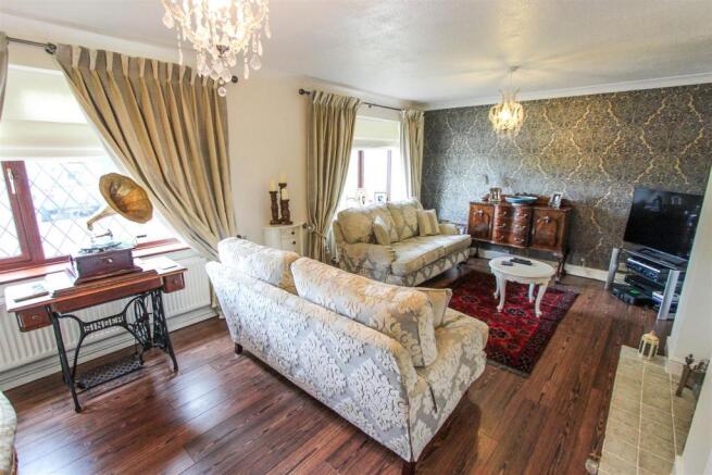 SITTING ROOM