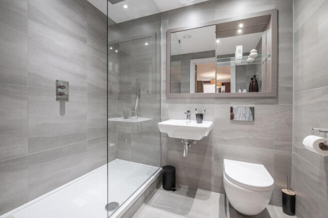 3 bed Apartment to rent Image 6