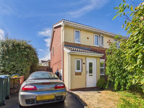 Front Garden / Approach