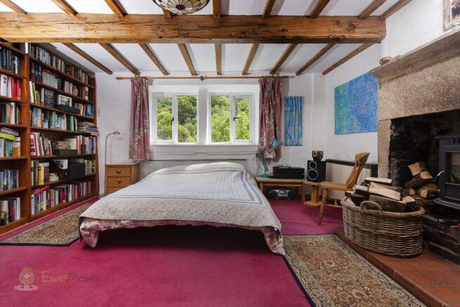 Bedroom 1 (Double)