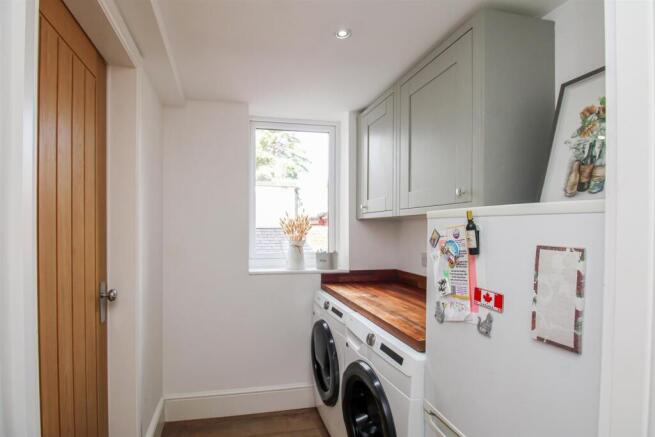 3 bed Semi-Detached for sale Image 6