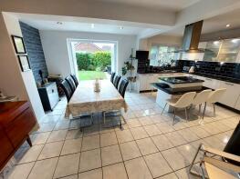 186, Park Lane, Manchester M45 7QL