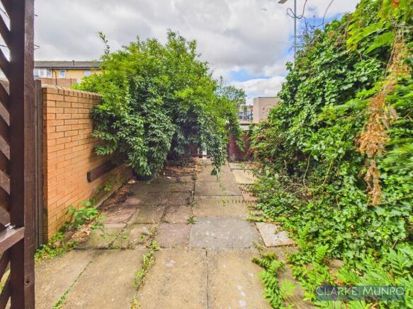 2 bed Flat for sale Image 9