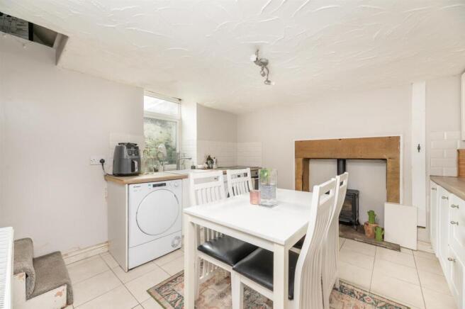 1 bed House for sale Image 8