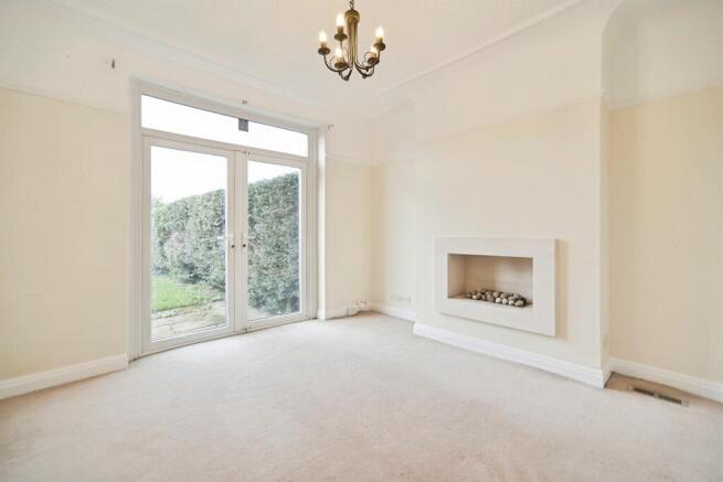 Owlcotes Road, Pudsey photo 4