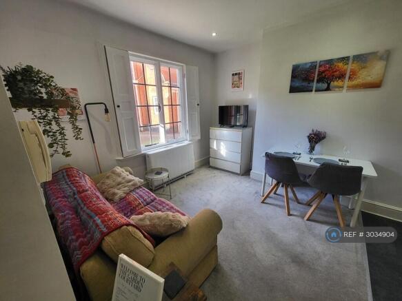 Lounge/ Dining Area