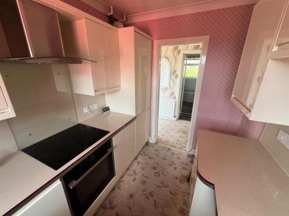 2 bed Semi-Detached Bungalow for sale Image 9