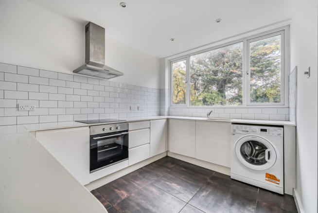 1371760-14-68f8f5...