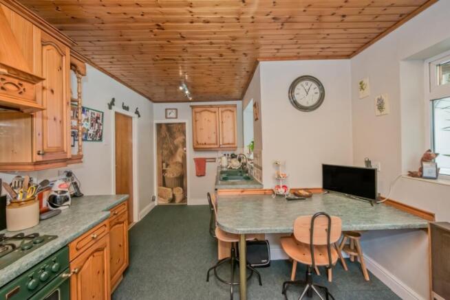 3 bed Terraced for sale Image 5