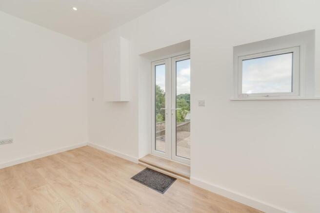 2 bed Semi-Detached for sale Image 9