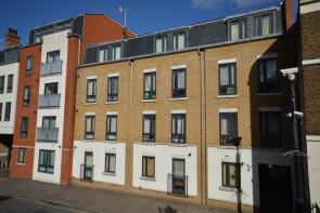 12, Lyon Court, High Street, Rochester ME1 1HX