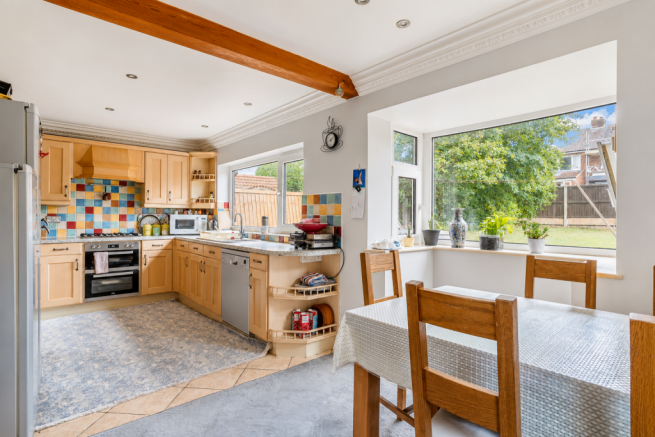 3 bed Semi-Detached for sale Image 6