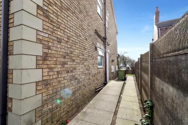 2 bed Flat for sale Image 10