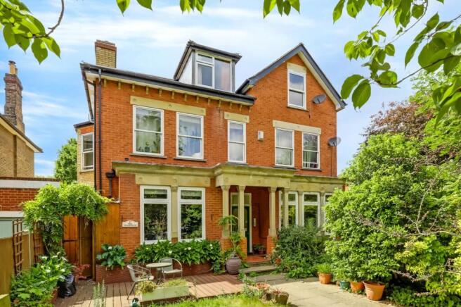 15-0569JHPropWorld - Flat 2, 57 Cator Road - 43 - 