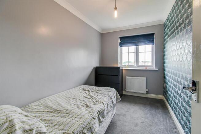 4 bed House for sale Image 11