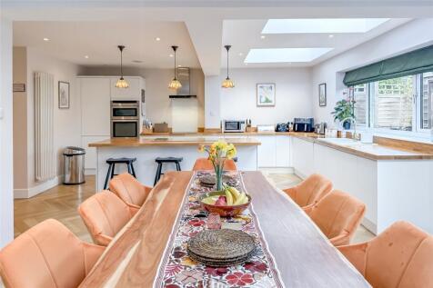 Laburnum Grove, St. Albans, Hertfordshire, AL2