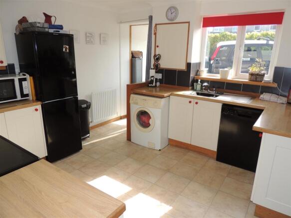 Kitchen: