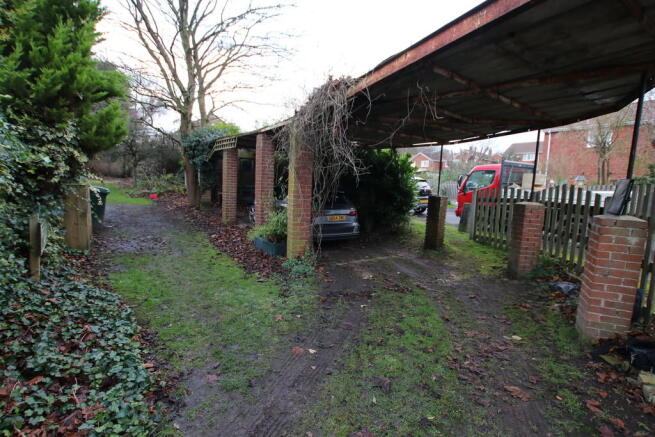 Carport/Garage
