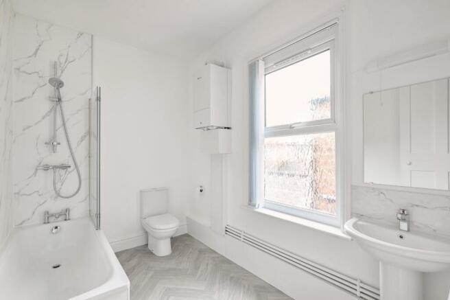 2 bed Terraced to rent Image 9