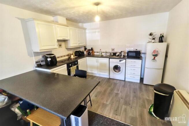 LIVING/KITCHEN