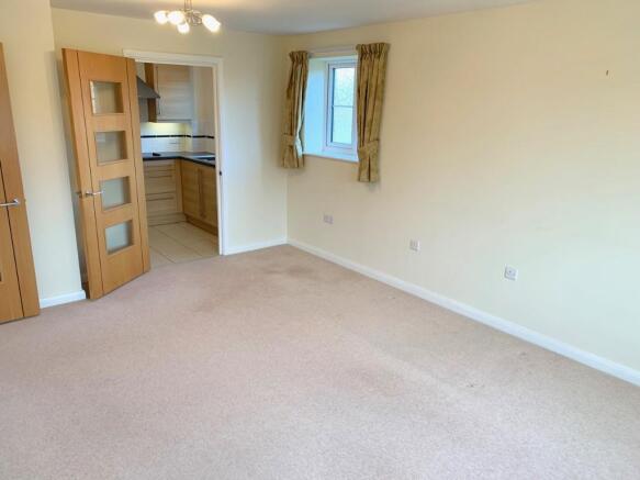 2 bed Apartment for sale Image 4