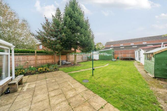REAR GARDEN.jpg