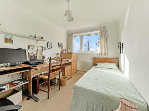 bedroom 4.jpg