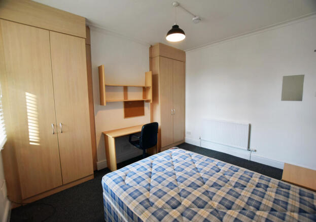 1550250044_Bedroom_1_(2)