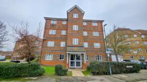 62, Fairway Drive, London SE28 8QL