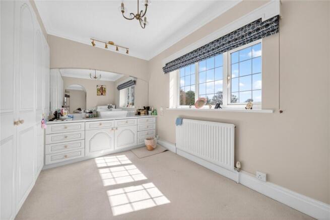 6 bed Detached for sale Image 12