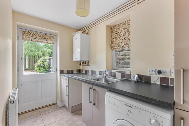 4 bed House for sale Image 8